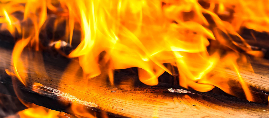 Divieto di nuova installazione di generatori di calore alimentati da biomassa legnosa