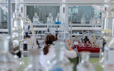 Rischio chimico: ruolo delle schede di dati di sicurezza (SDS) e identificazione dei pericoli