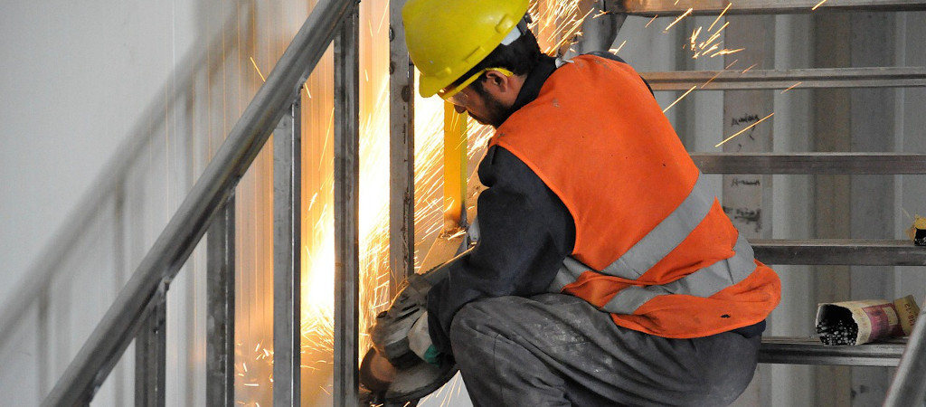 Industria metalmeccanica: comprendere gli infortuni per costruire sicurezza