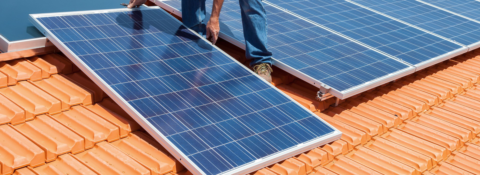 Perché gli impianti fotovoltaici ibridi rappresentano il futuro dell'energia per imprese e pubbliche amministrazioni